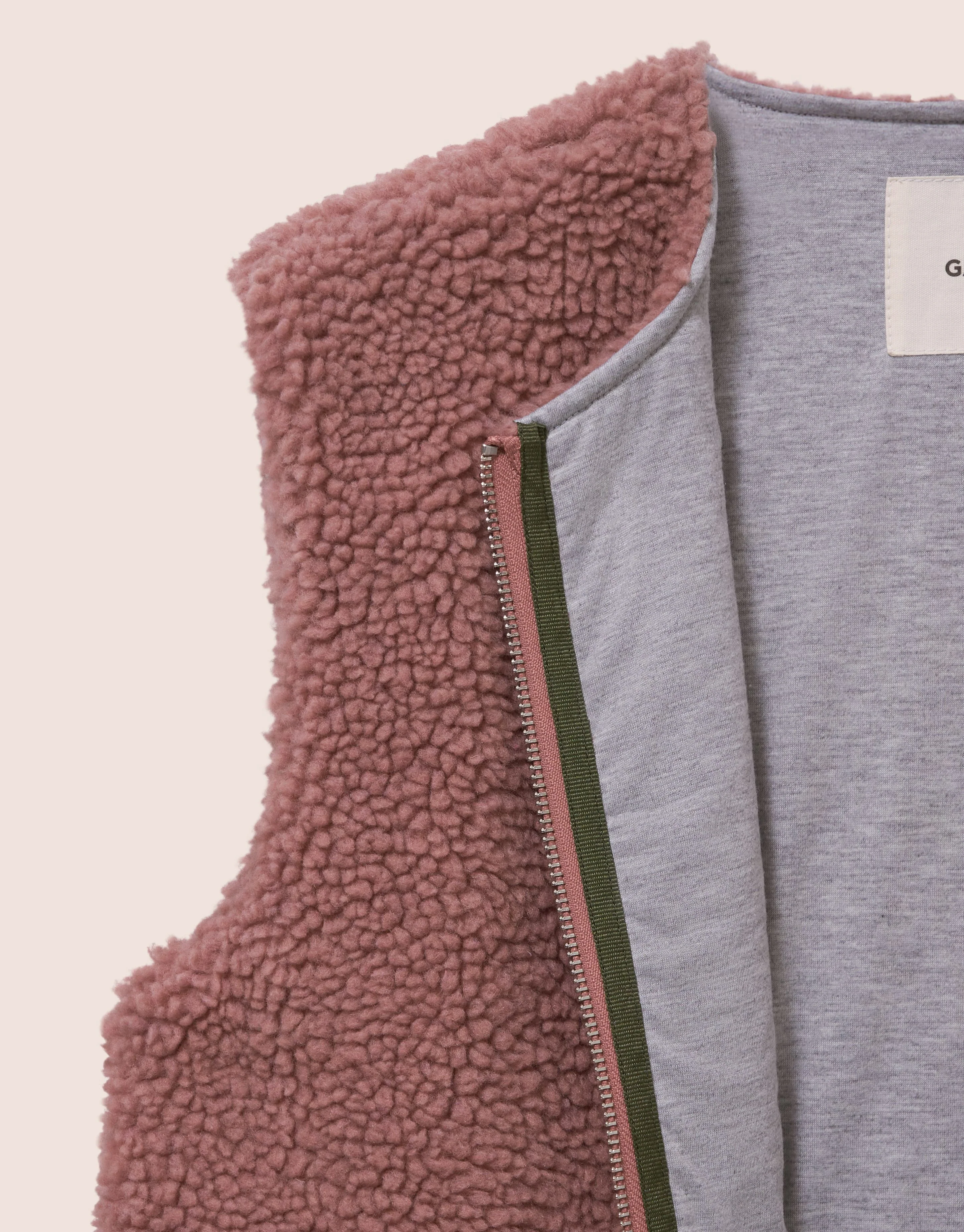 Harlem Recycled Fleece Gilet in Pink - Image 5