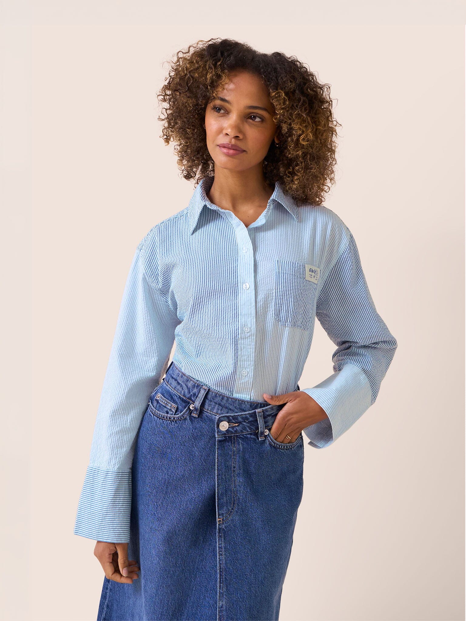 Beaumont Cotton Crinkle Stripe Shirt in Blue - Image 5